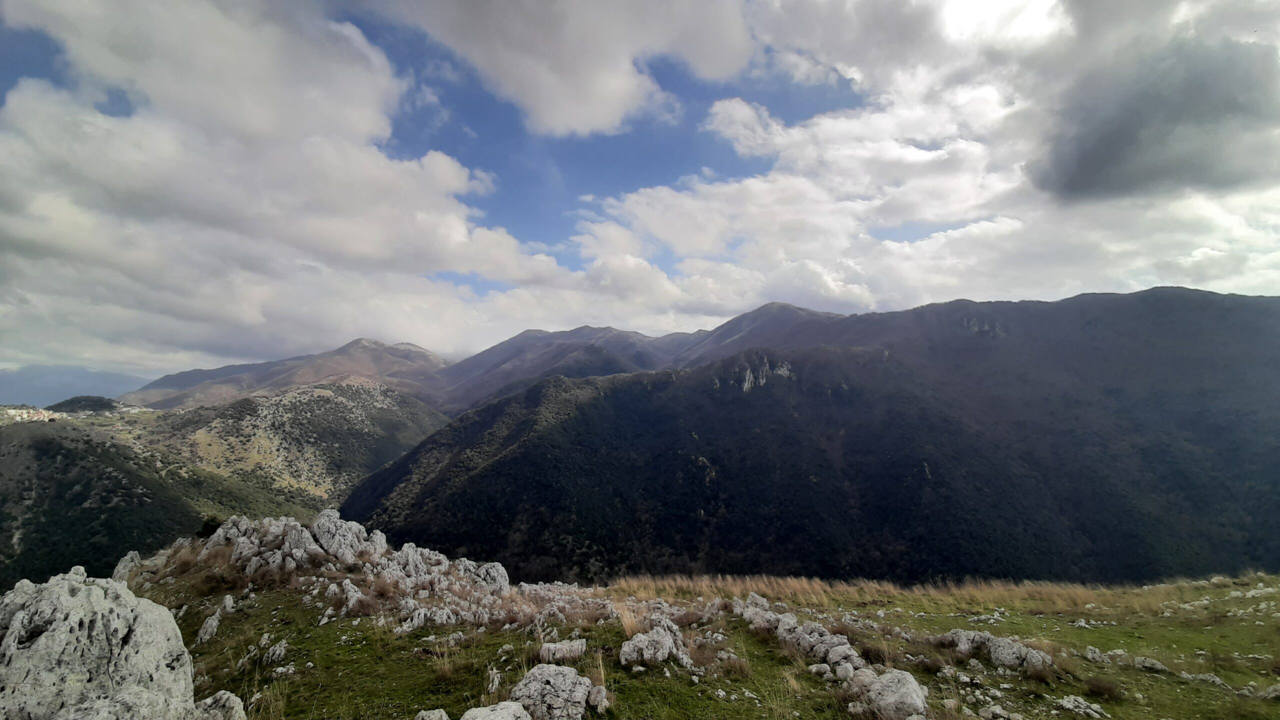 Escursione ricerca abitato Case di Valle di Noce - panorami incontaminati